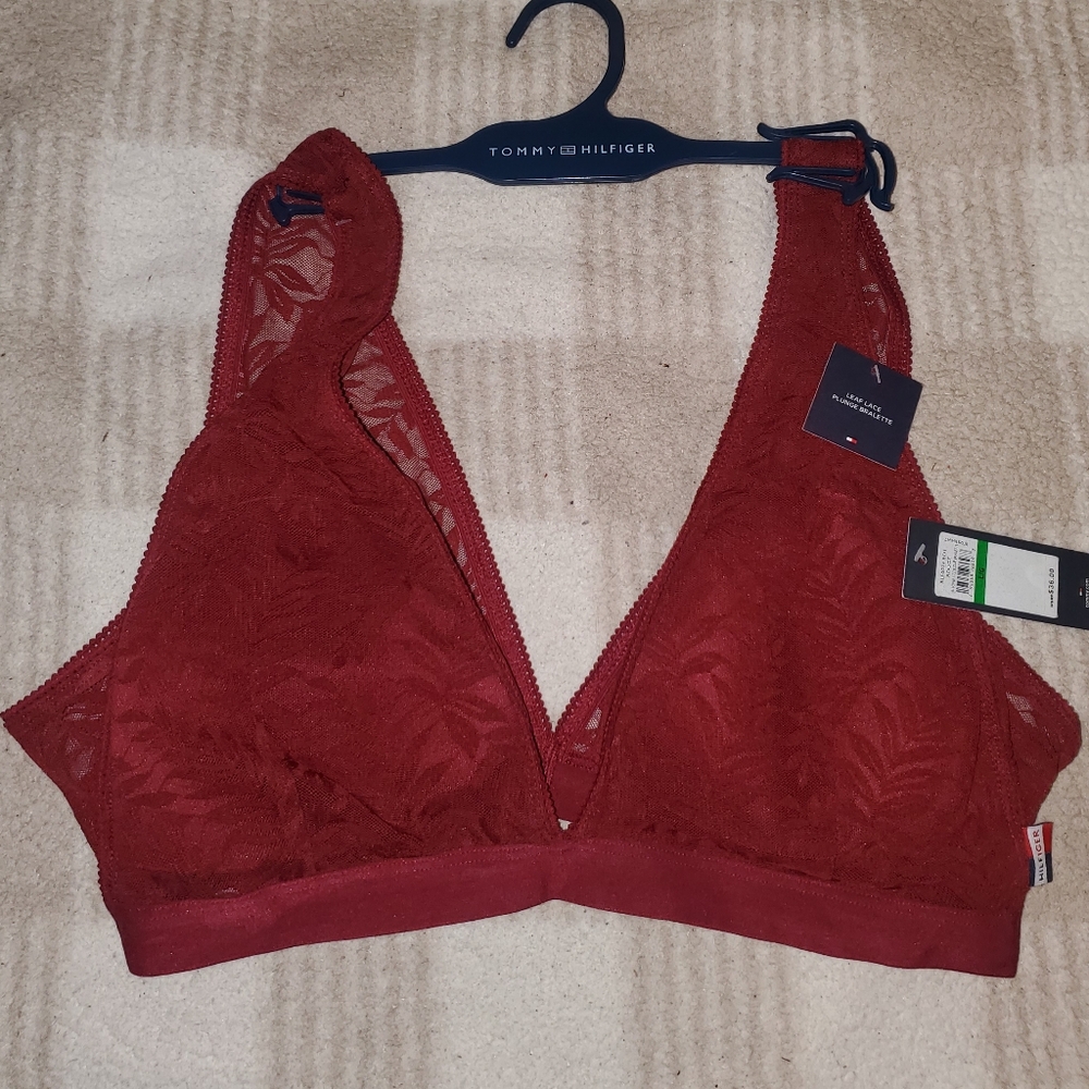 NWT Tommy Hilfiger Leaf Lace Plunge Bralette